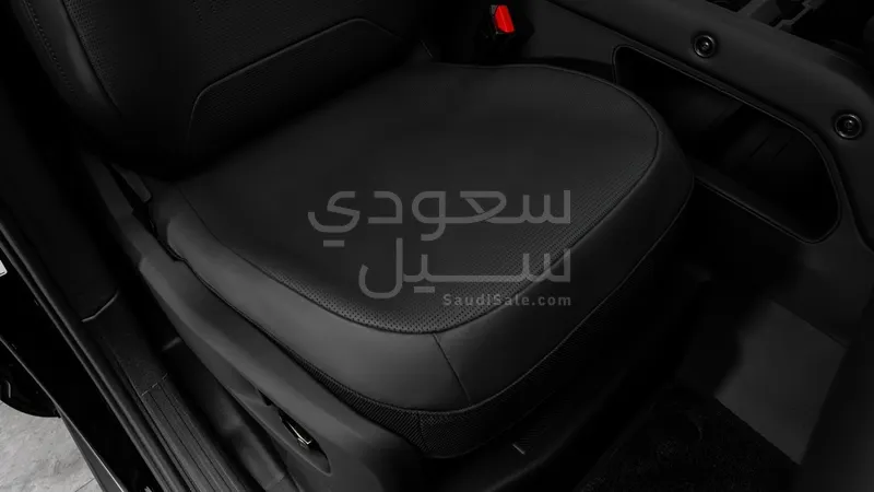 2026 لاند روفر ديفيندر اوكتا