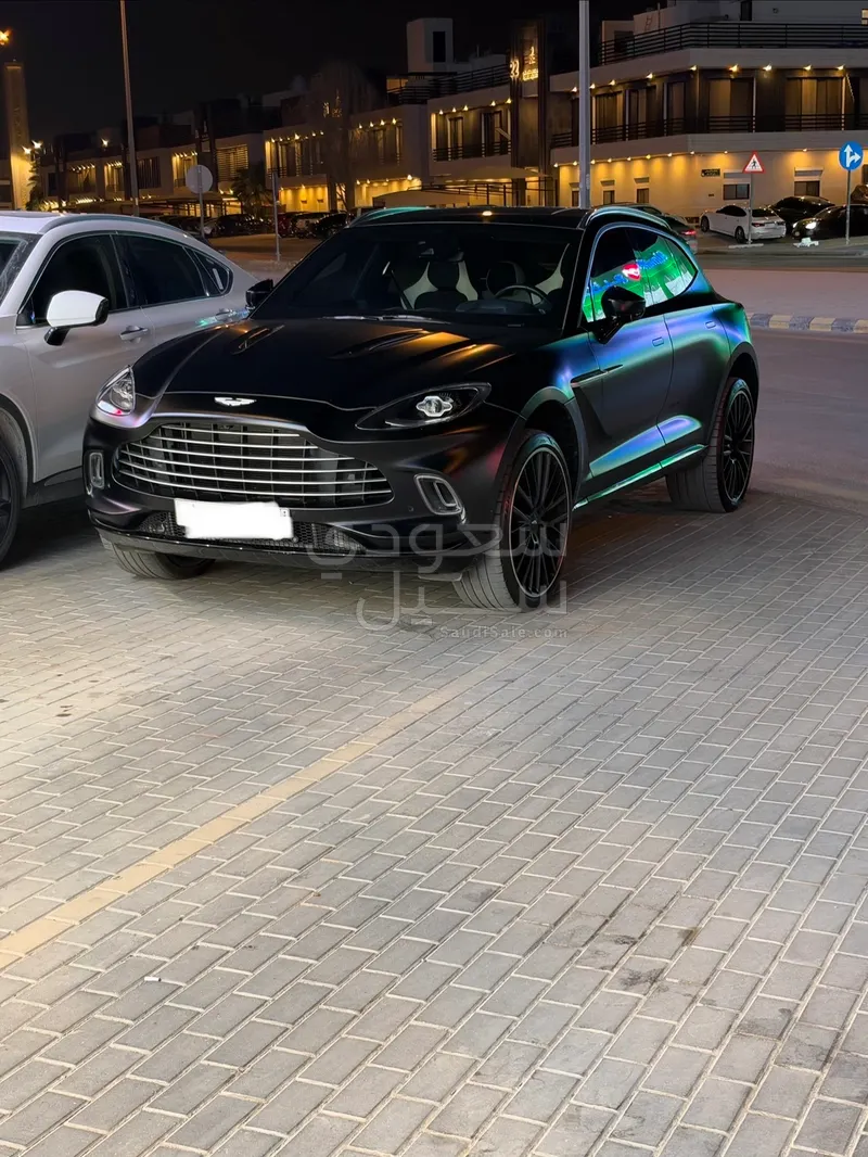2022 Aston Martin DB X 550