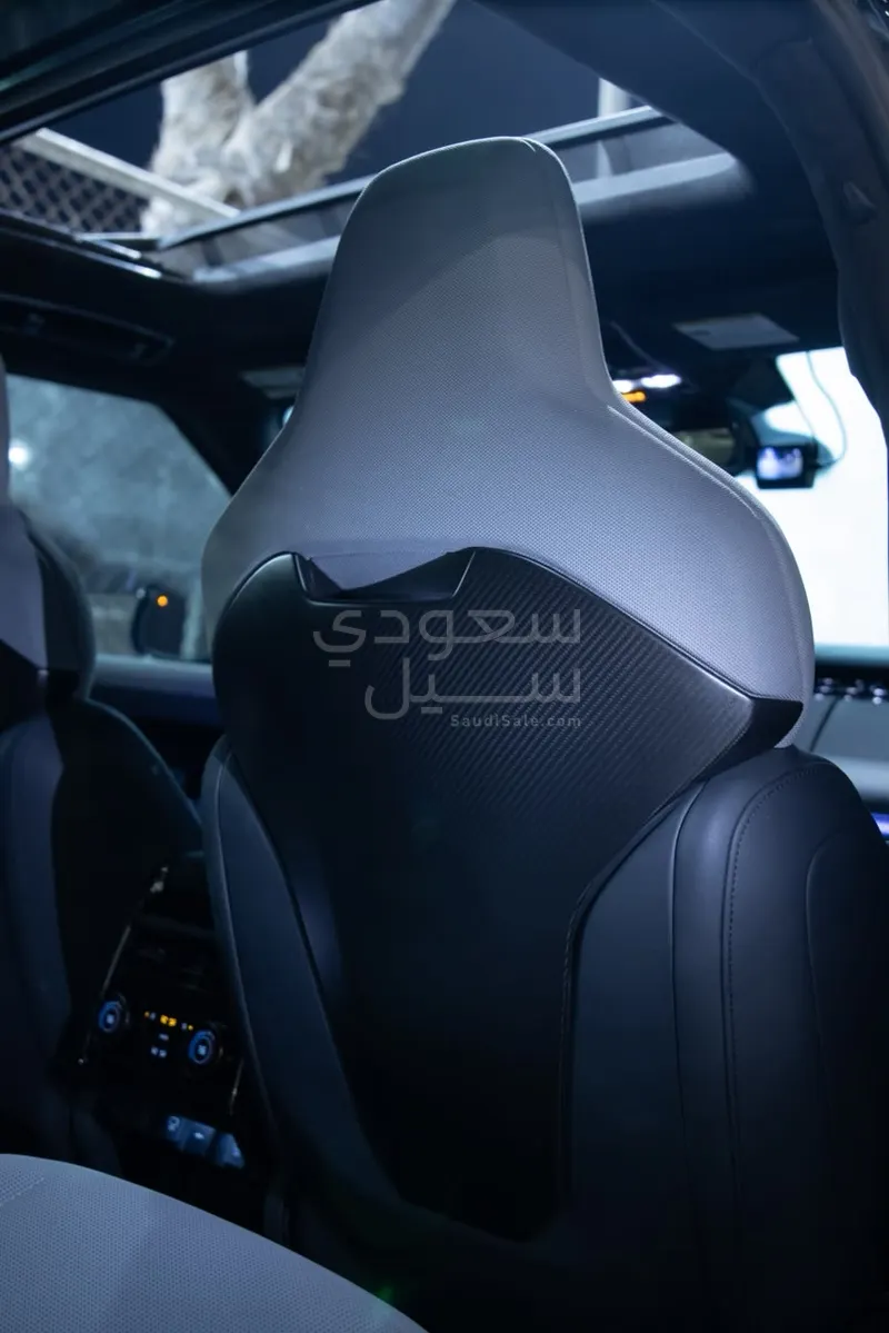 2025 لاند روفر رينج روفر سبورت اس في