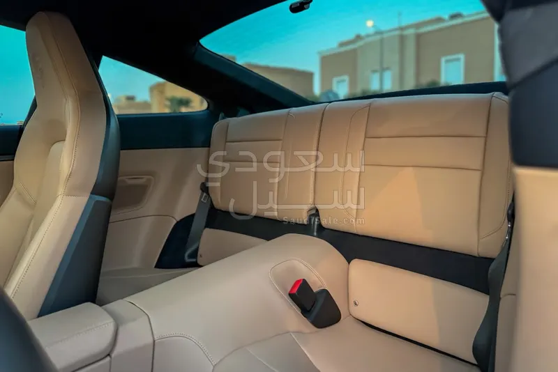 2024 بورش 911 كاريرا اس