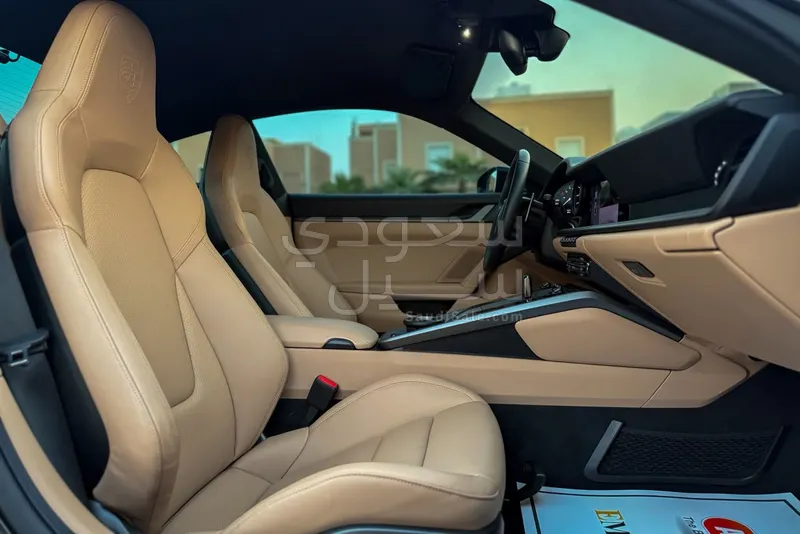 2024 بورش 911 كاريرا اس