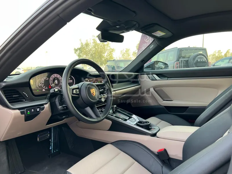 2025 Porsche 911 Carrera