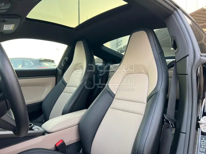 2025 Porsche 911 Carrera