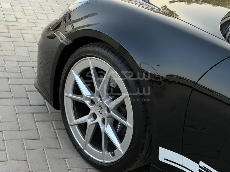 2025 Porsche 911 Carrera