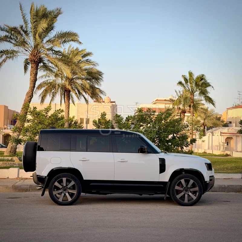 2026 لاند روفر ديفيندر V8 P525 ادشن