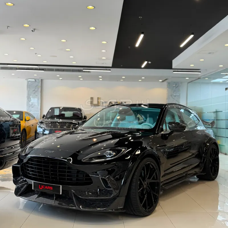 2021 استون مارتن دي بي اكس 550