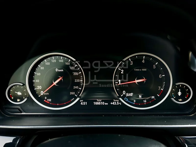 2015 بي ام دبليو الفئة الخامسة 528 أي