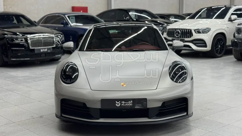 2025 بورش 911 كاريرا