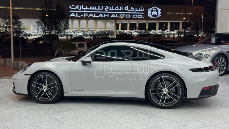 2025 بورش 911 كاريرا