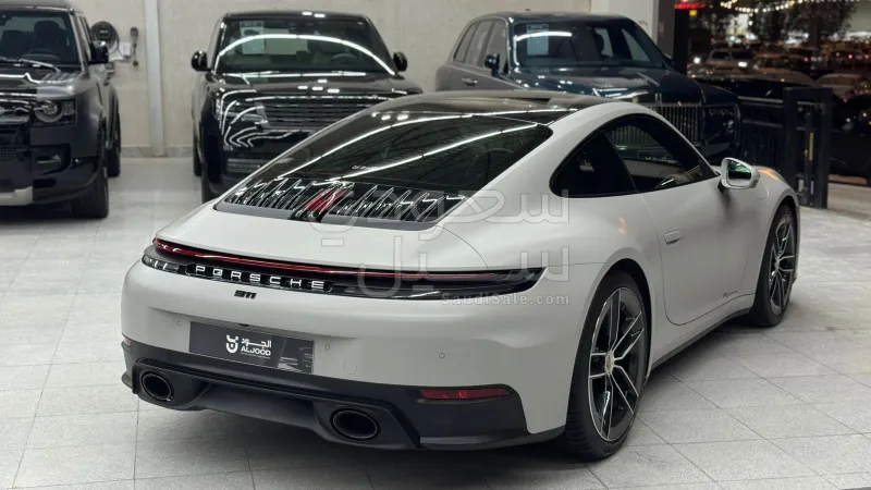2025 بورش 911 كاريرا