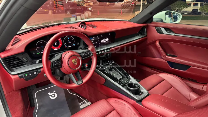2025 بورش 911 كاريرا