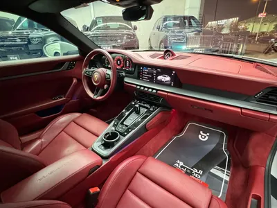 2025 بورش 911 كاريرا