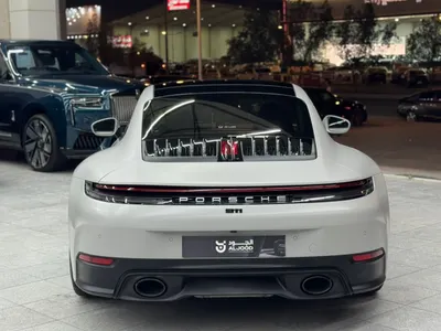 2025 بورش 911 كاريرا