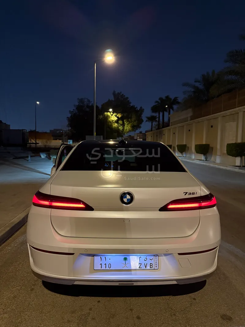 2023 بي ام دبليو الفئة السابعة 735 إل أي