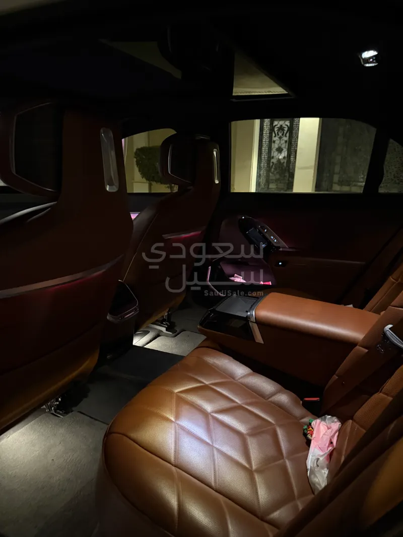 2023 بي ام دبليو الفئة السابعة 735 إل أي