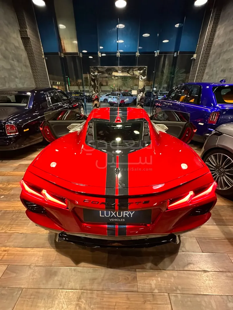 2023 شفروليه كورفيت سي 8