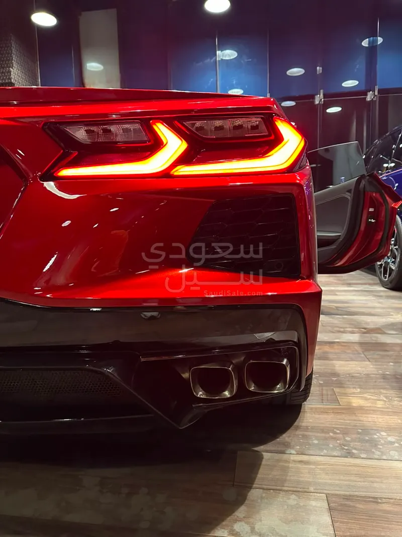 2023 شفروليه كورفيت سي 8