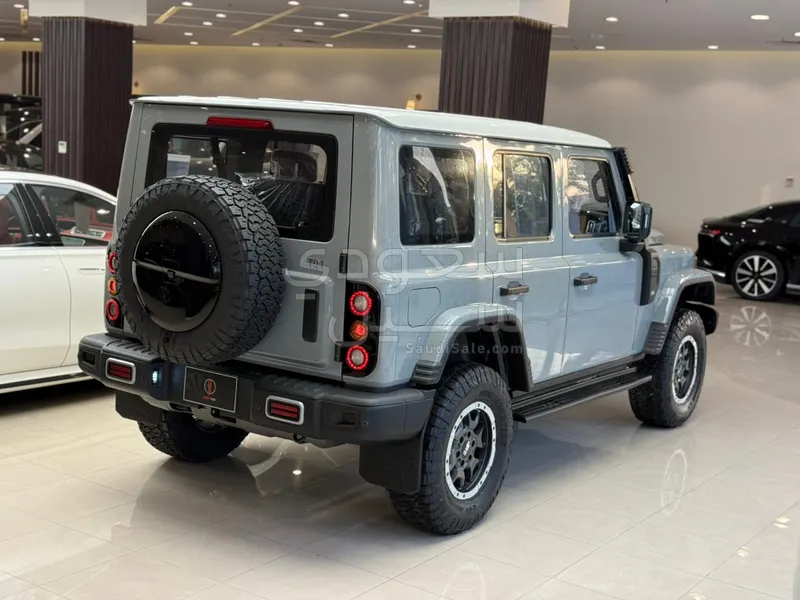 2027 باو 212 T01