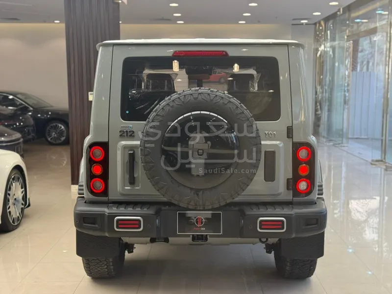 2027 باو 212 T01