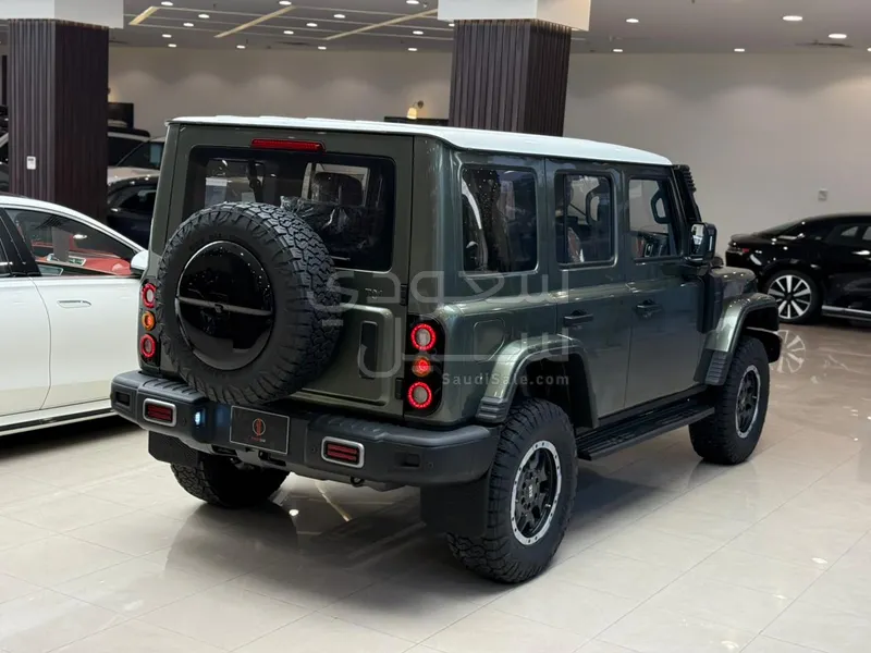 2027 باو 212 T01