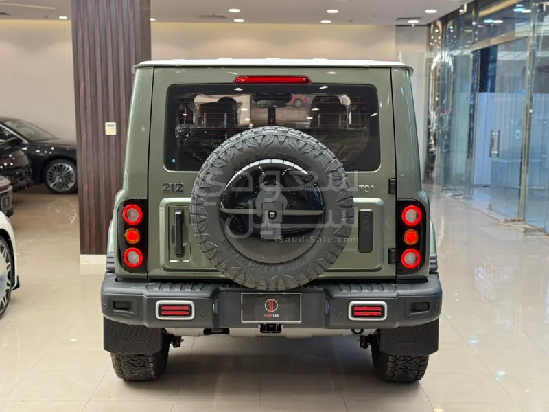 2027 باو 212 T01