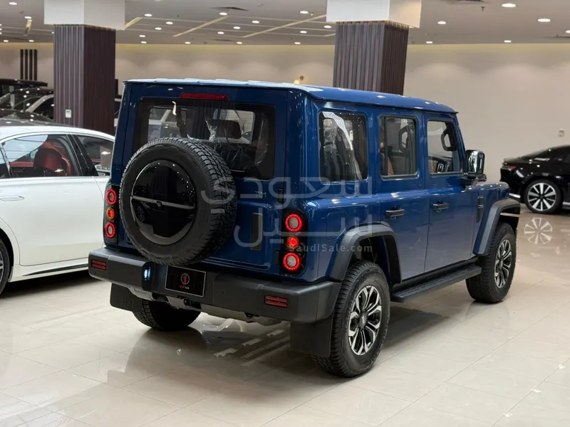 2027 باو 212 T01