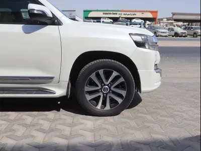 2019 تويوتا لاند كروزر جي اكس ار