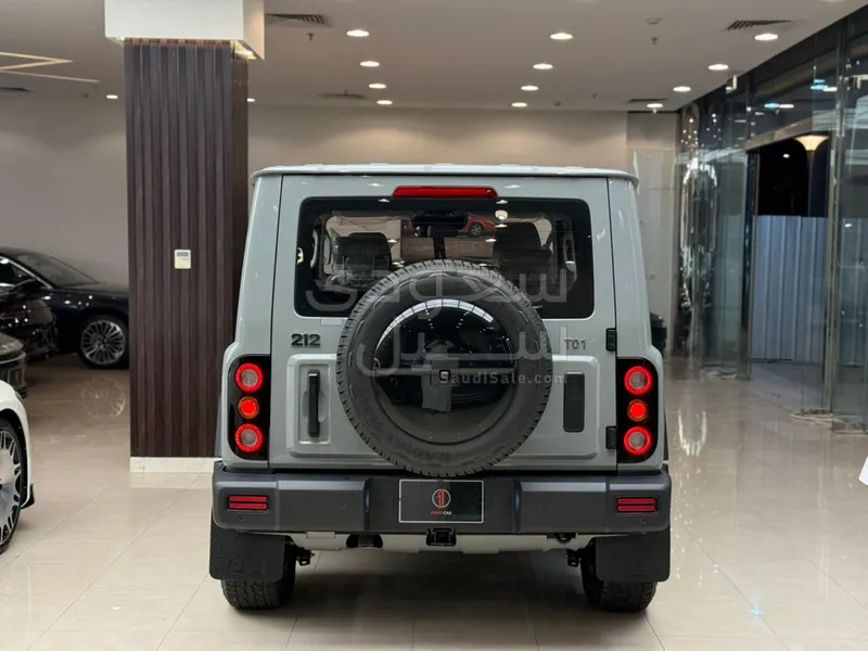 2027 باو 212 T01