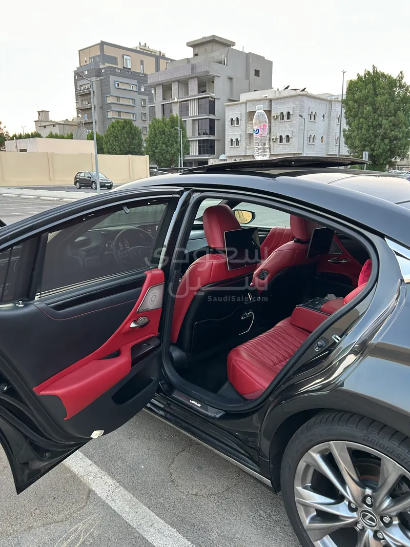 2022 لكزس إي إس 350 دي دي