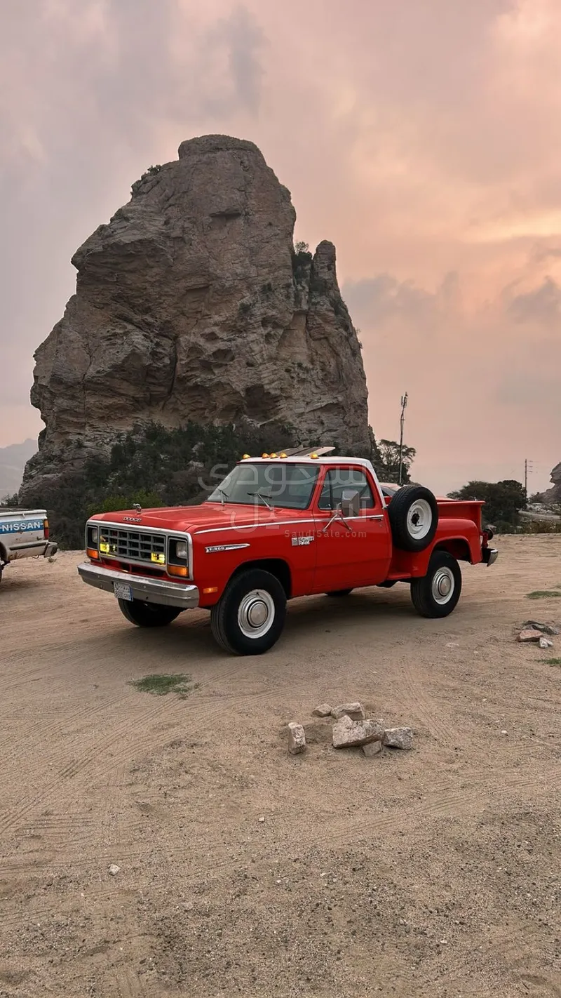 1981 دودج رام 1500 كلاسيك