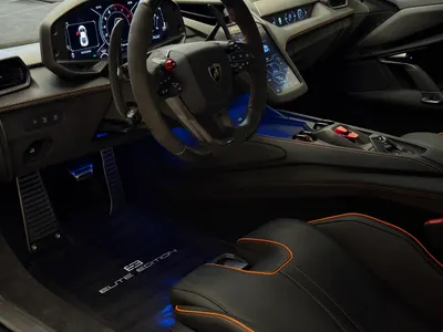 2025 لمبرجيني ريفويلتو