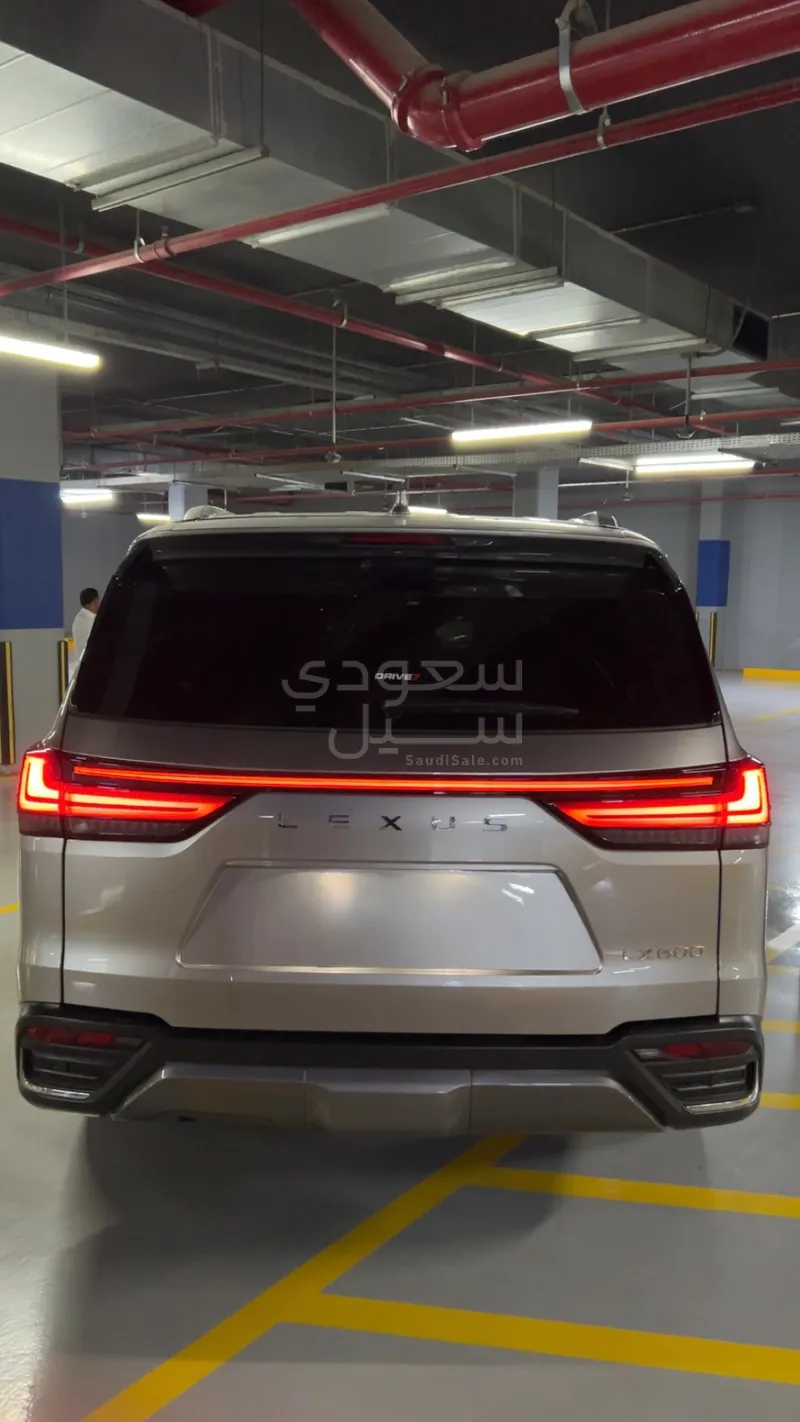 2025 لكزس إل إكس 600 BB