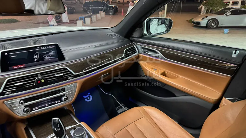 2022 بي ام دبليو الفئة السابعة 730 إل أي
