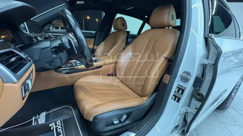 2022 بي ام دبليو الفئة السابعة 730 إل أي