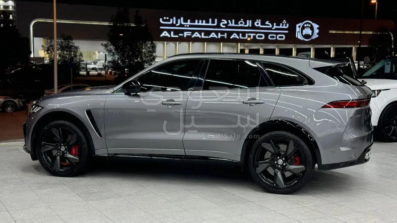 2024 جاكوار اف-بيس اس في ار