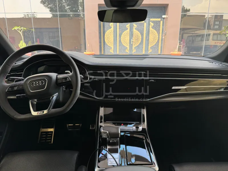 2022 اودي كيو 8 أر إس