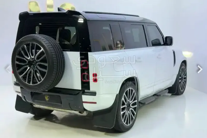 2024 لاند روفر ديفيندر 110 اتش اس اي
