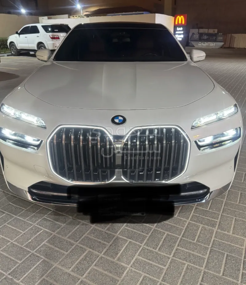2023 بي ام دبليو الفئة السابعة 735أي