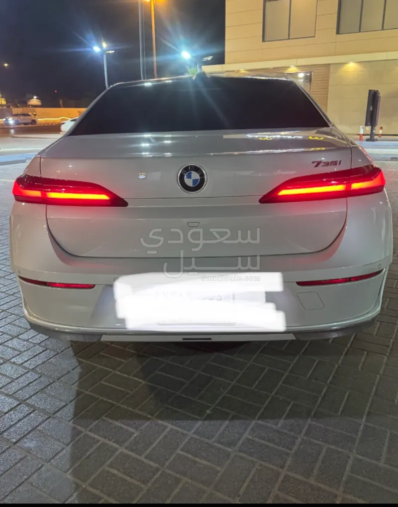 2023 بي ام دبليو الفئة السابعة 735أي