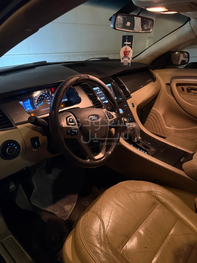 2015 فورد توروس اس اي ال