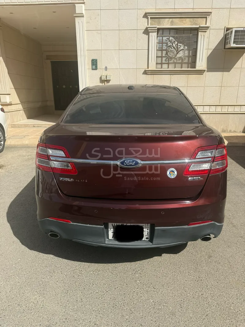 2015 فورد توروس اس اي ال