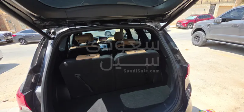 2023 هيونداي سانتا في بريميوم