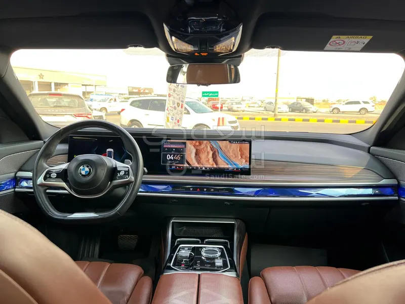 2023 بي ام دبليو الفئة السابعة 735أي