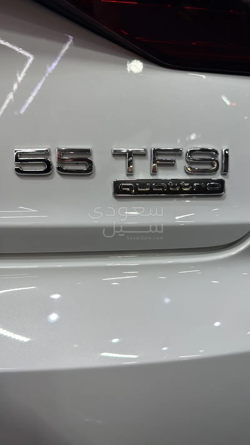 2023 اودي اي 8 ال 55تي اف اس أي