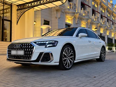 2023 اودي اي 8 ال 55تي اف اس أي