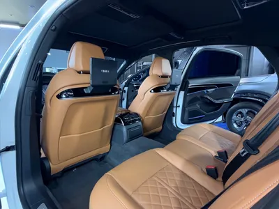 2023 اودي اي 8 ال 55تي اف اس أي
