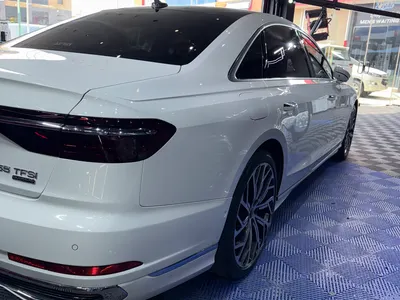 2023 اودي اي 8 ال 55تي اف اس أي