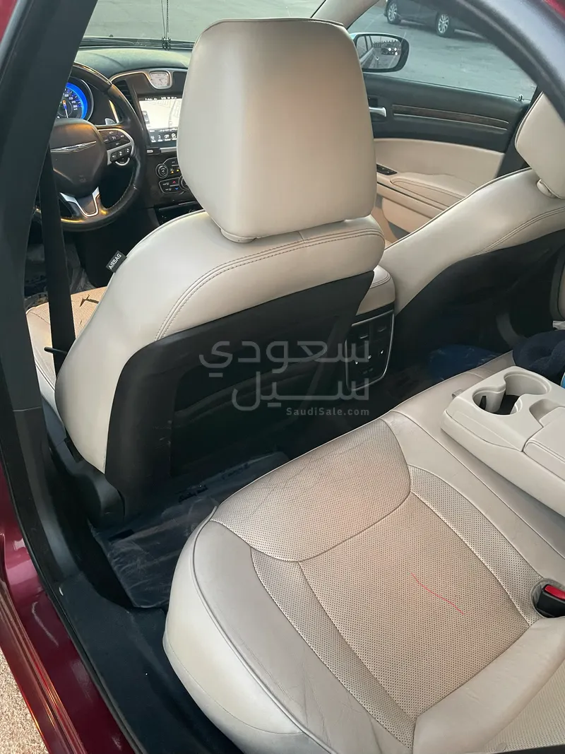2015 كرايسلر 300 هيمى