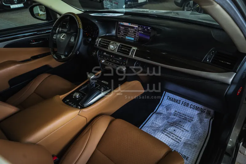 2015 لكزس إل إس 460 إل