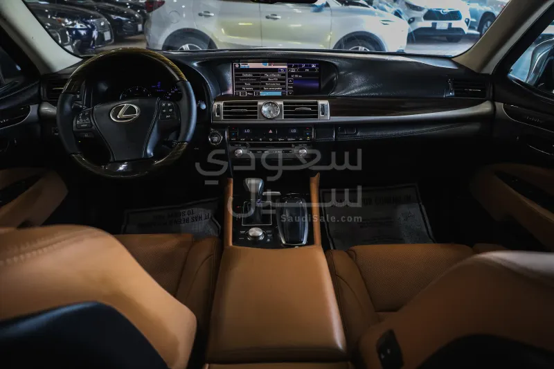 2015 لكزس إل إس 460 إل